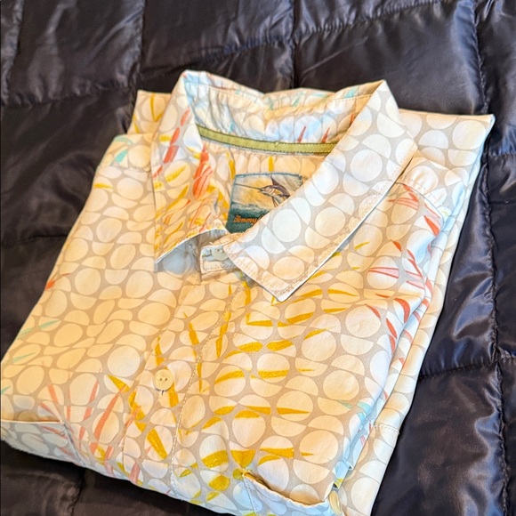 Tommy Bahama Cream Shirt with Multicolor Leaf Pattern 100% SILK - Picture 10 of 10